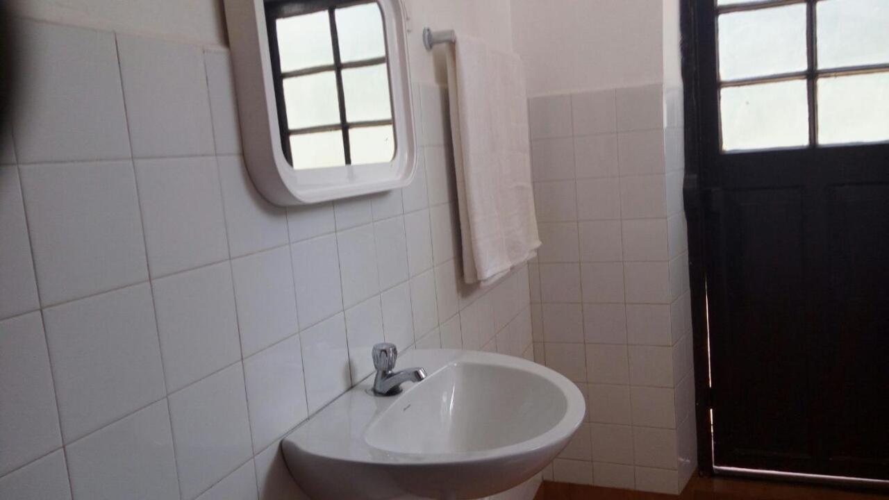 Ywca Wyoming Hotel กูนูร์ ภายนอก รูปภาพ